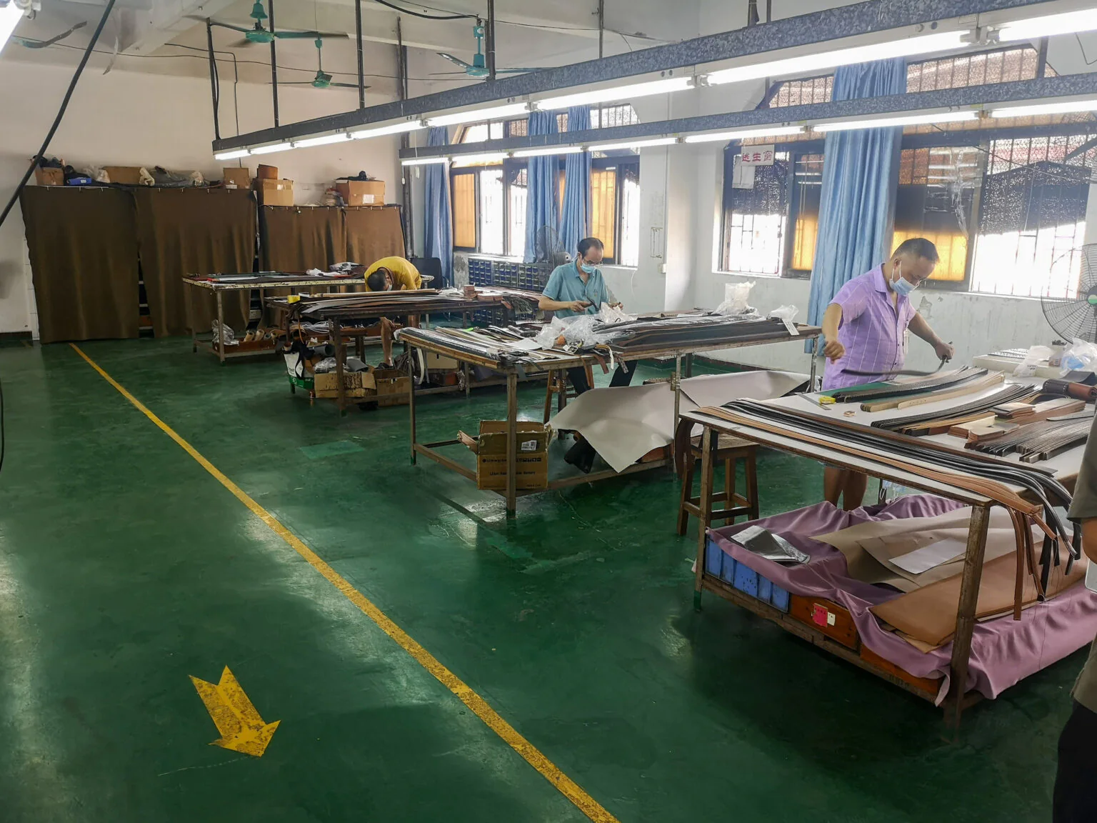Belt production workstation at HongDing