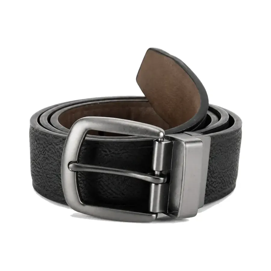 Reversible belt with rotating rounded buckle