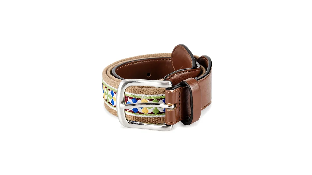 Finished woven belt with leather trim and metal buckle